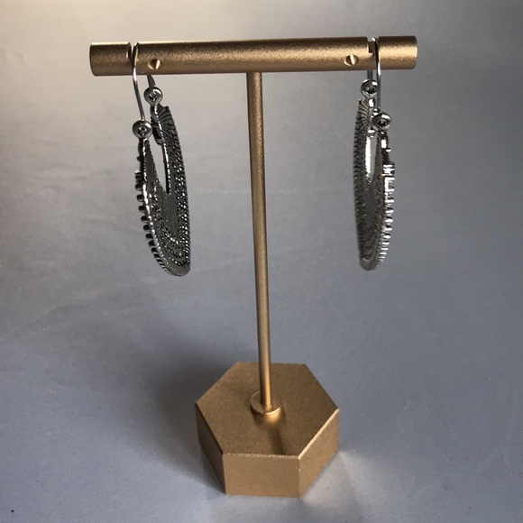 New! Drop Filigree Earrings - Picture 3 of 13